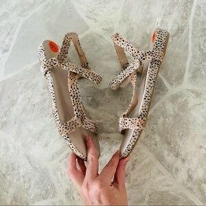 NWOT RESTRICTED 90 style Strappy open toe Leopard calf hair sandals size 9.5